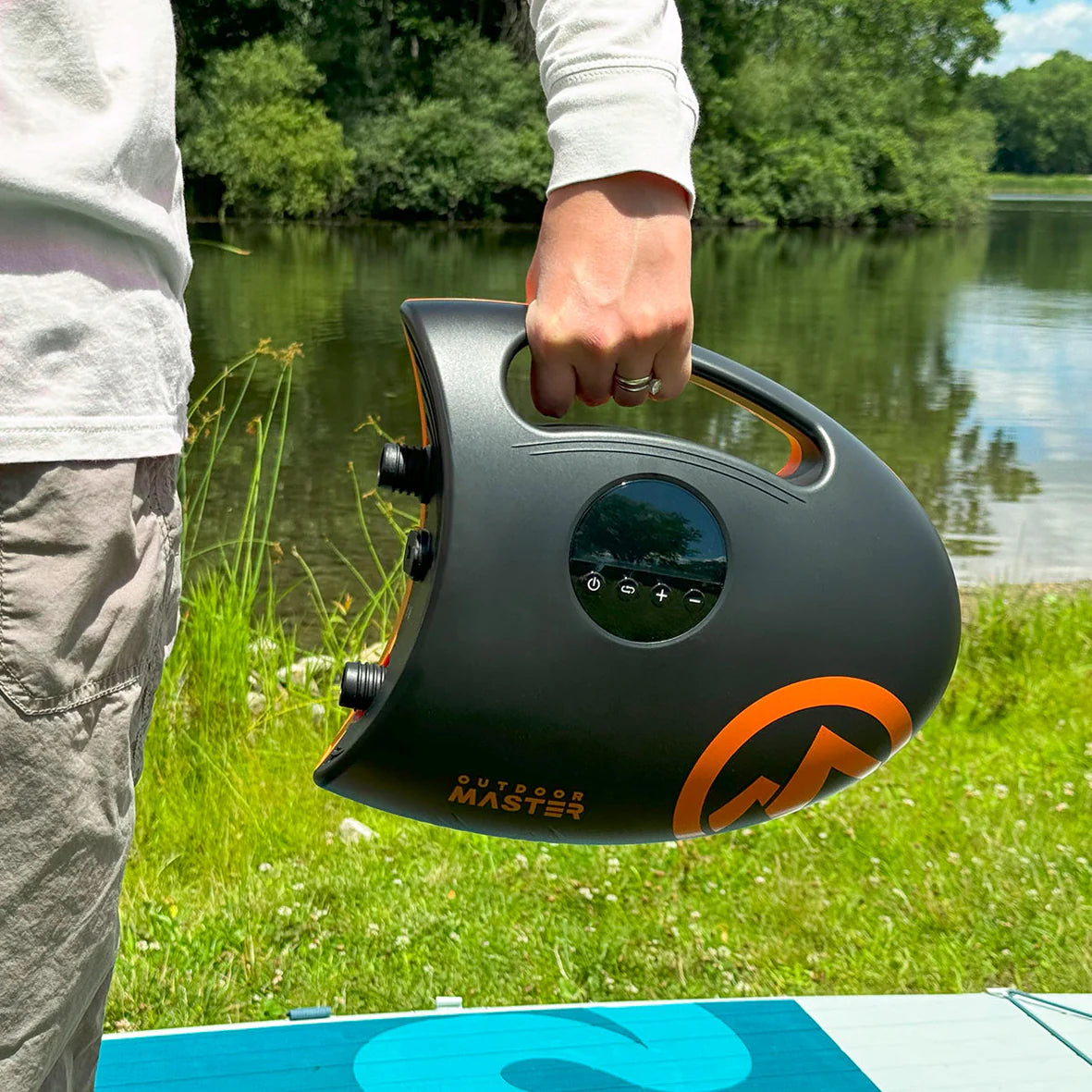 Outdoor Master Shark 2s Electric Pump with Battery